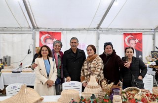 Gemlik’te Yılbaşı Meydanı Açıldı
